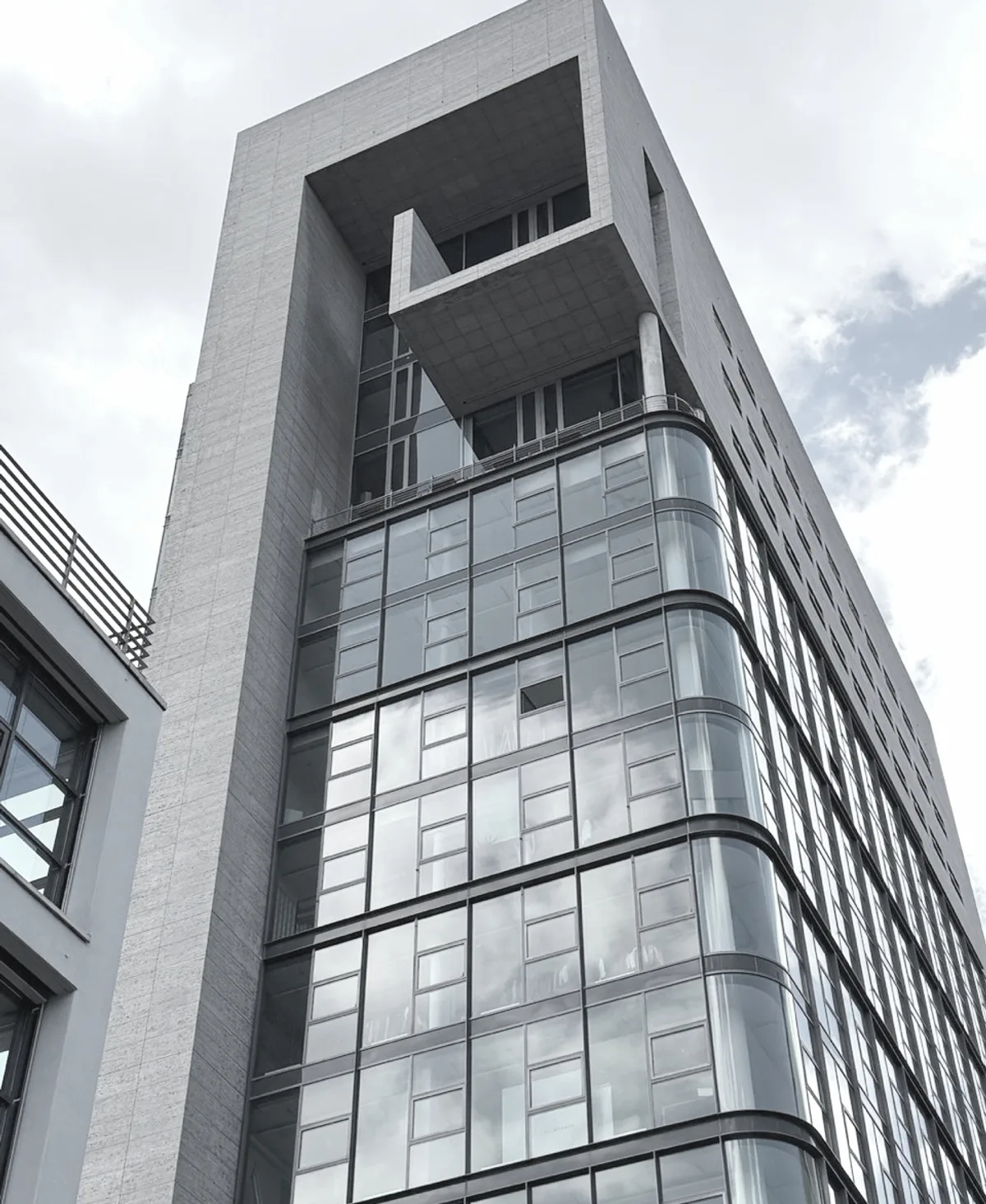 Modernes Bürogebäude rwQUANTICAL