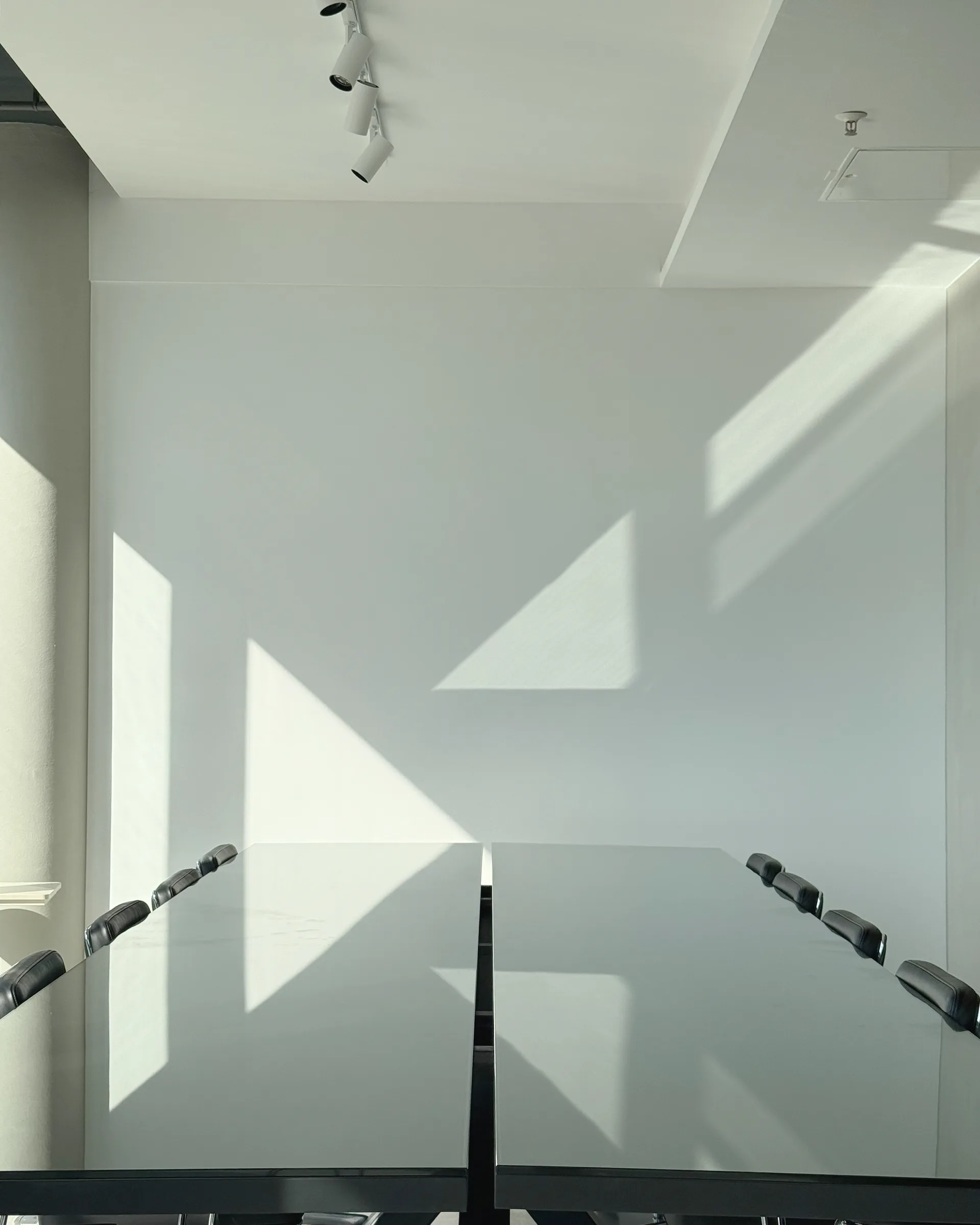 Konferenztisch im rwQUANTICAL Office