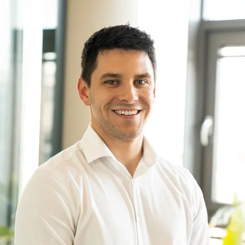 Dr. Jonas Jasse