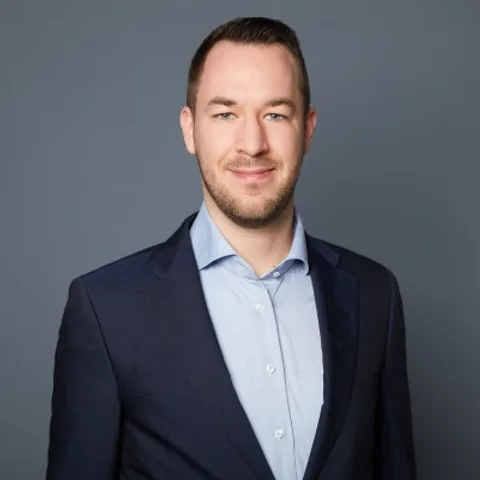 Dr. Tobias Hustedt